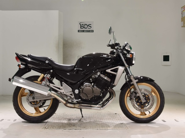 Kawasaki BALIUS ZR250 2005