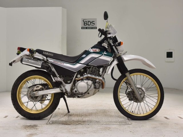 Yamaha SEROW XT225 2000