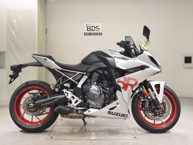 Suzuki GSX-8S 2024