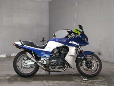 Kawasaki GPZ900R 1997