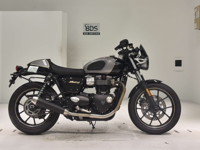 Triumph ｽﾄﾘｰﾄｶｯﾌﾟ 2017