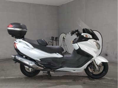 Suzuki SKYWAVE 650