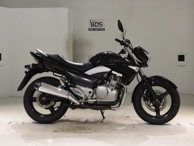Suzuki GSR250