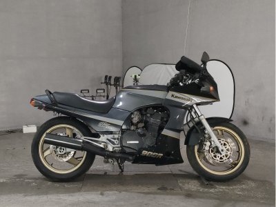 Kawasaki GPZ900R 1990