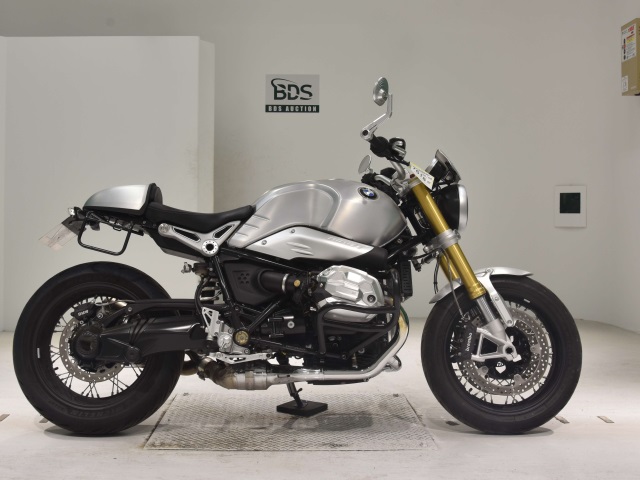 BMW R NINE T 2024