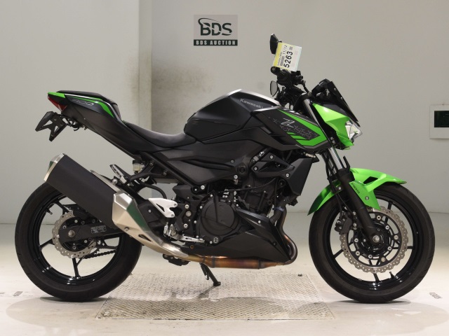 Kawasaki Z400 2021