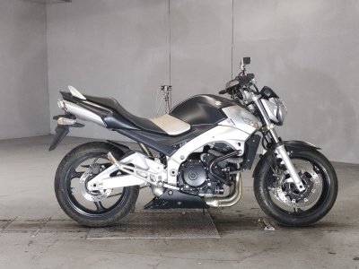 Suzuki GSR400
