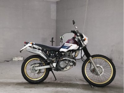 Yamaha SEROW XT225