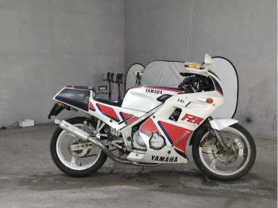 Yamaha FZR250 1987