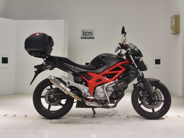 Suzuki GLADIUS SFV400 2014