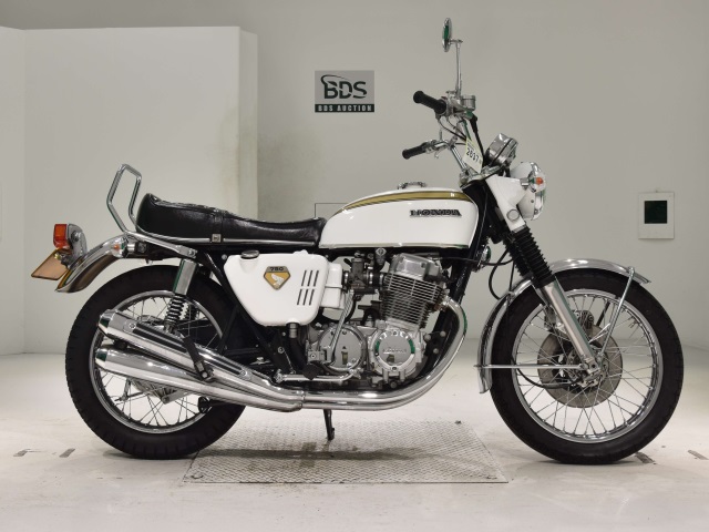 Honda CB750 2021