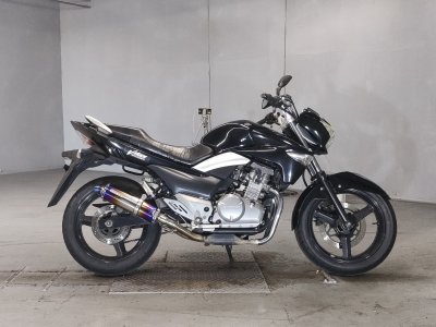 Suzuki GSR250