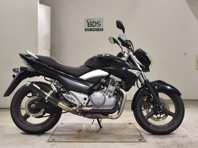 Suzuki GSR250