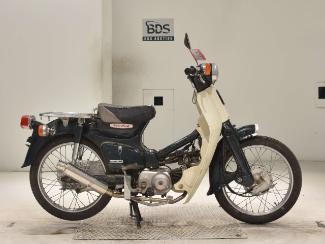 Honda C90 2005
