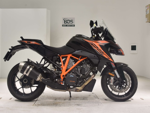 KTM 1290 SUPERDUKE GT 2023