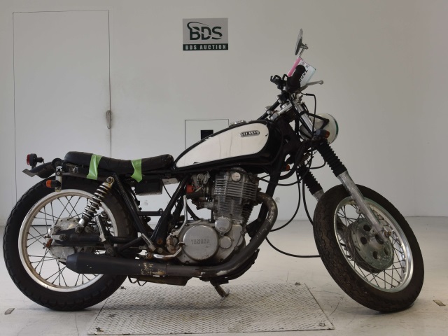 Yamaha SR400
