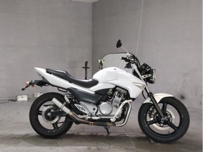 Suzuki GSR250