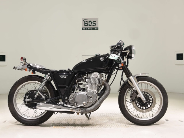 Yamaha SR400 2016