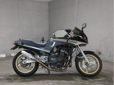 Kawasaki GPZ900R 1991