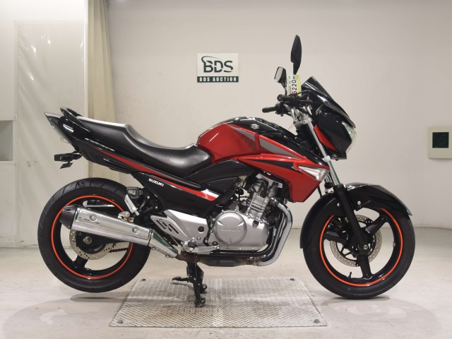 Suzuki GSR250