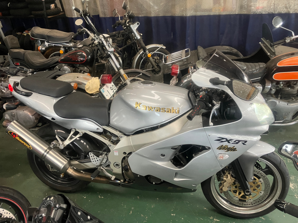 Kawasaki NINJA ZX-9R 2002