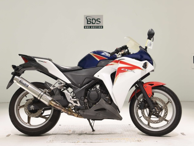 Honda CBR250R 2011