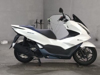 Honda PCX e:HEV 2021