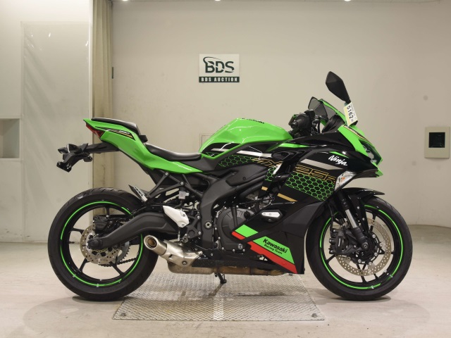 Kawasaki NINJA ZX-25R 2021