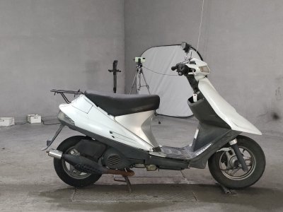 Suzuki ADDRESS V100