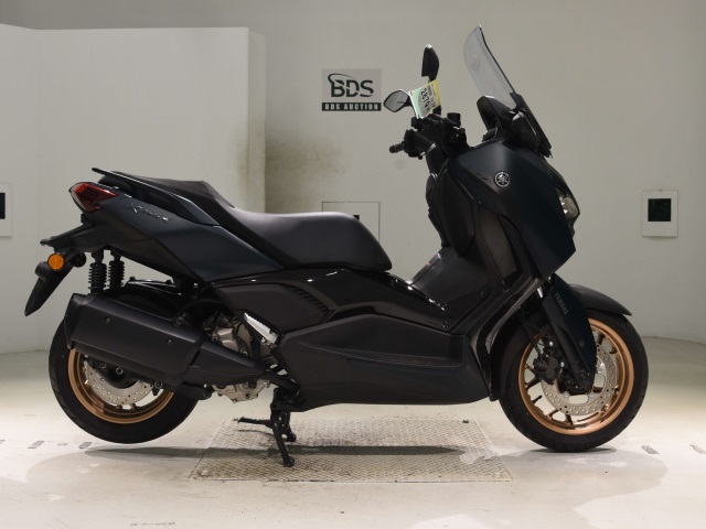 Yamaha X-MAX250-2