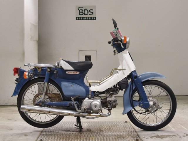 Honda C50 2005