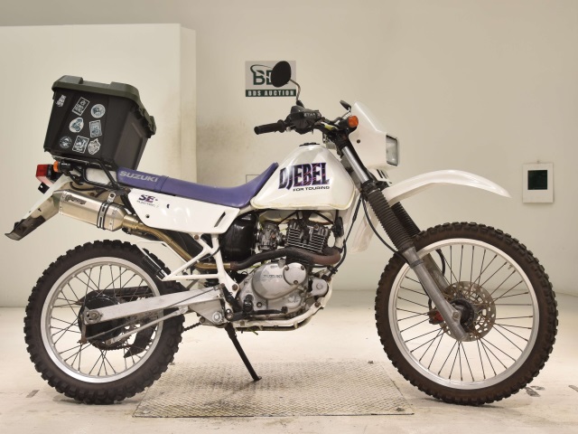 Suzuki DJEBEL125