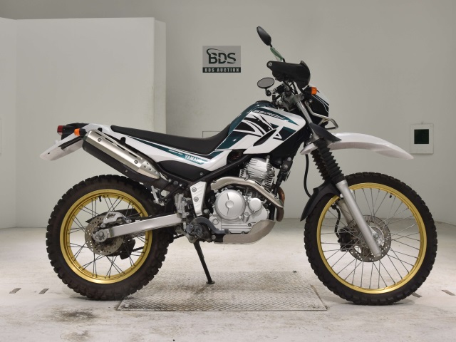 Yamaha SEROW XT250 2016