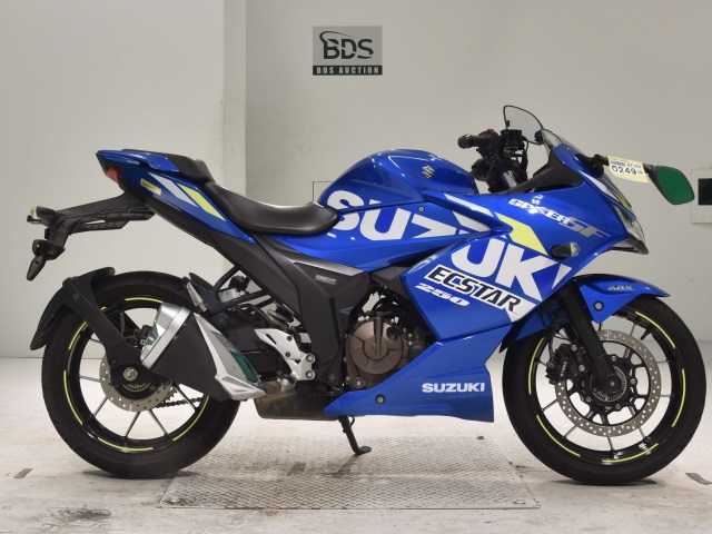 Suzuki GIXXER250SF
