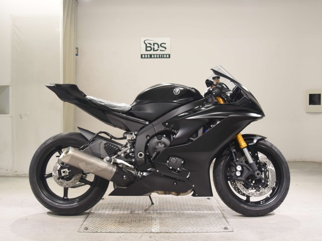 Yamaha YZF-R6 2025
