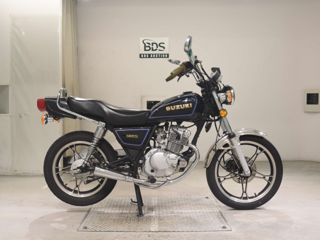 Suzuki GN125 2016
