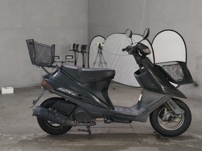 Suzuki ADDRESS V100