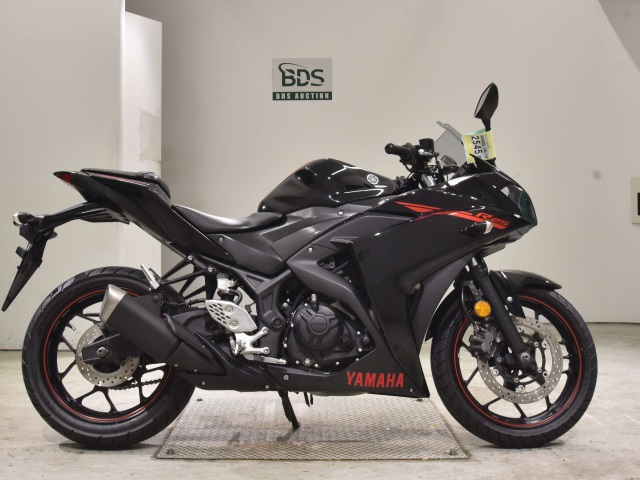 Yamaha YZF-R25 2015