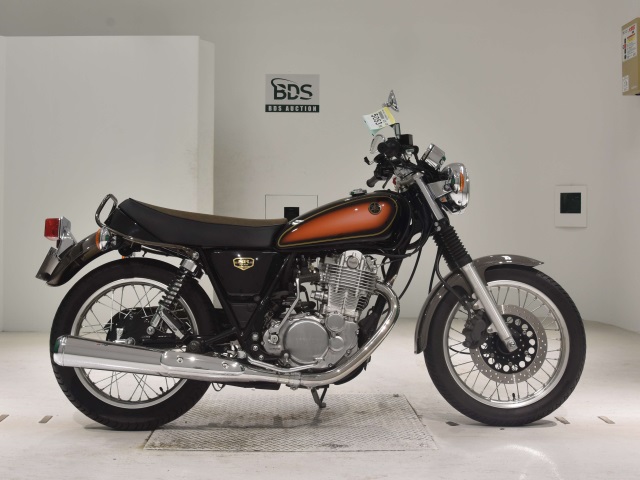 Yamaha SR400 2021