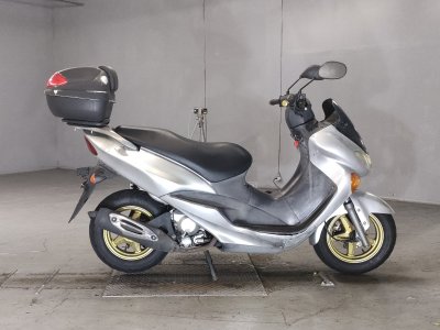 Suzuki AVENIS150