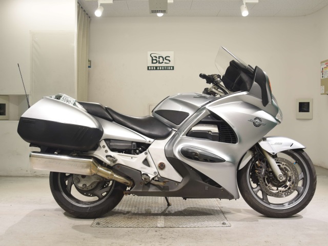 Honda ST1300 PAN EUROPEAN 2004