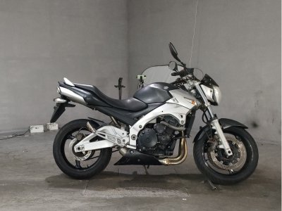 Suzuki GSR400 2006