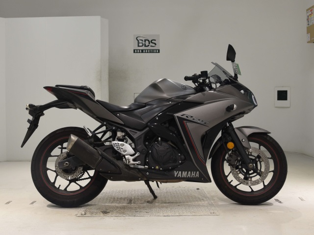 Yamaha YZF-R25 2016