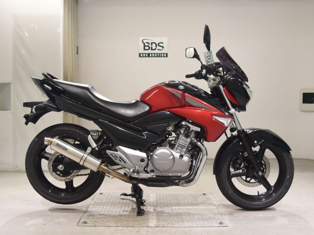 Suzuki GSR250
