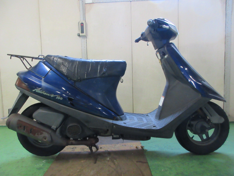 Suzuki ADDRESS V100