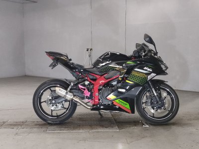 Kawasaki NINJA ZX-25R KRT 2021