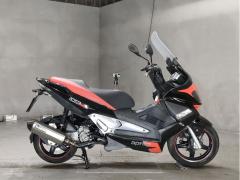 Aprilia SR MAX300 2013