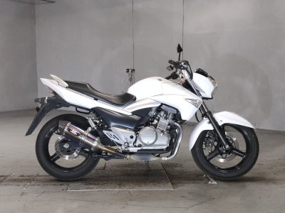 Suzuki GSR250