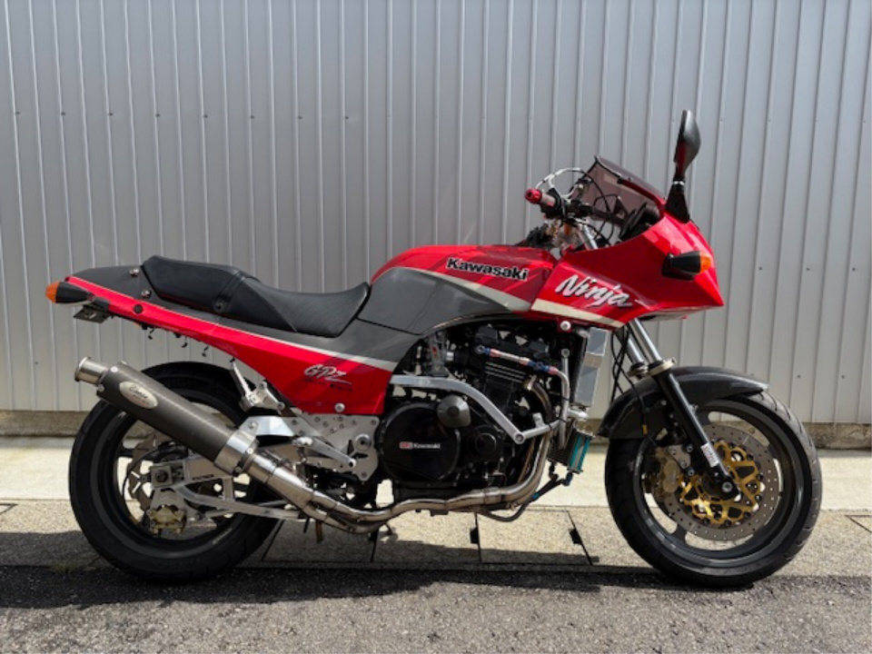 Kawasaki GPZ900R 1998