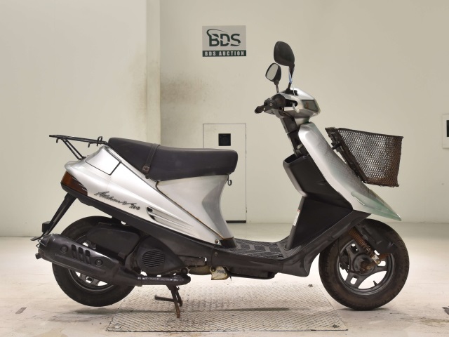 Suzuki ADDRESS V100